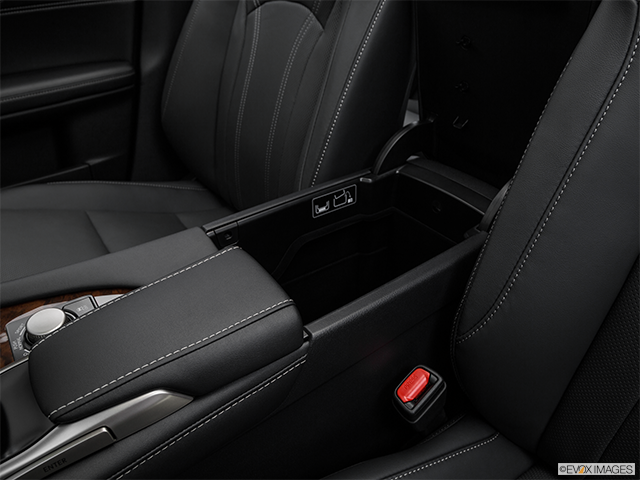 2017 Lexus RX 350 | Front center divider