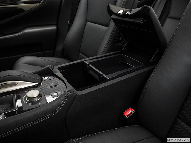 2017 Lexus LS 460L AWD | Front center divider