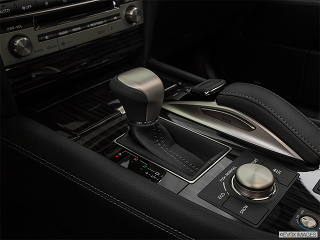 2017 Lexus LS 460 AWD | Gear shifter/center console