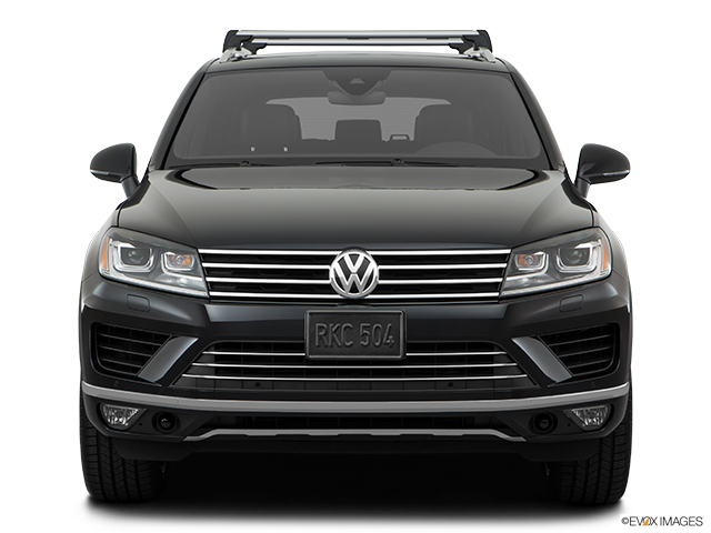 2017 Volkswagen Touareg | Low/wide front
