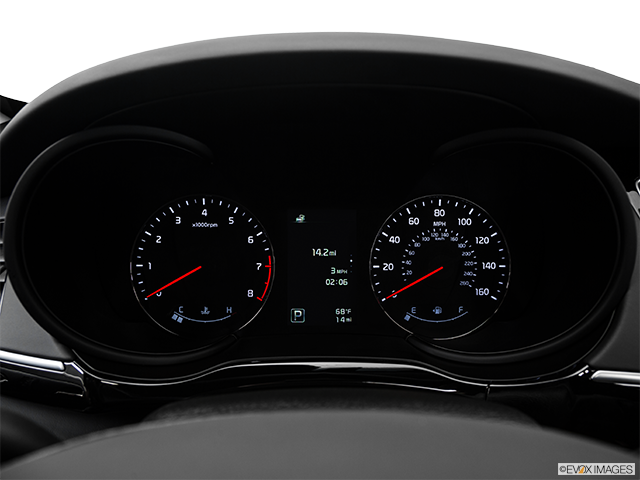2018 Kia K900 | Speedometer/tachometer