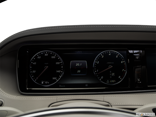 2017 Mercedes-Benz S-Class | Speedometer/tachometer