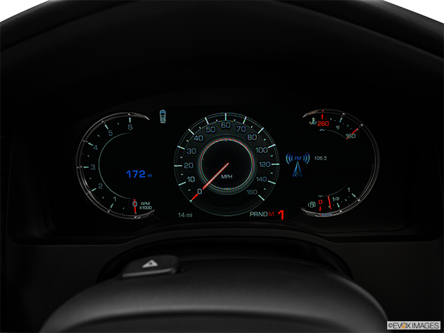2017 Cadillac Escalade | Speedometer/tachometer