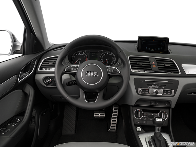 2017 Audi Q3 | Steering wheel/Center Console