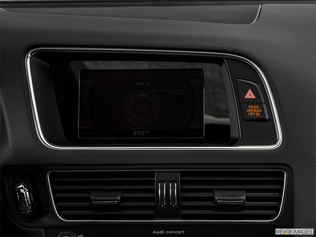 2017 Audi Q5 | Closeup of radio head unit