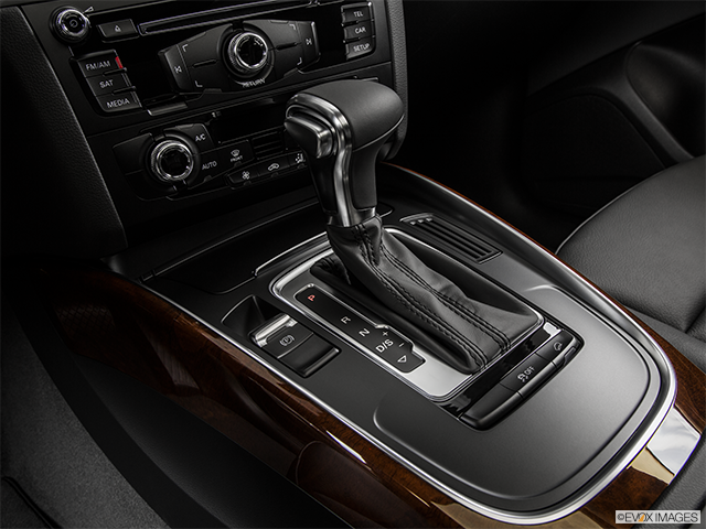 2017 Audi Q5 | Gear shifter/center console