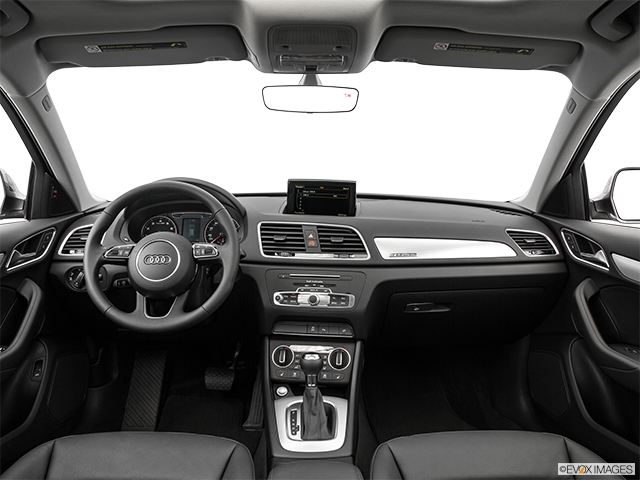 2017 Audi Q3 | Centered wide dash shot
