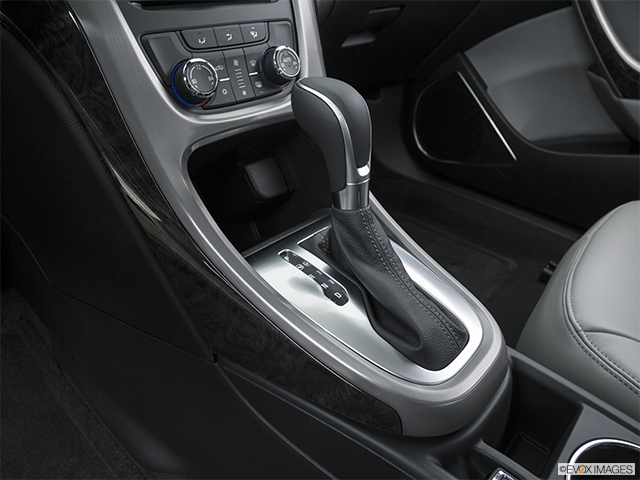 2017 Buick Verano | Gear shifter/center console