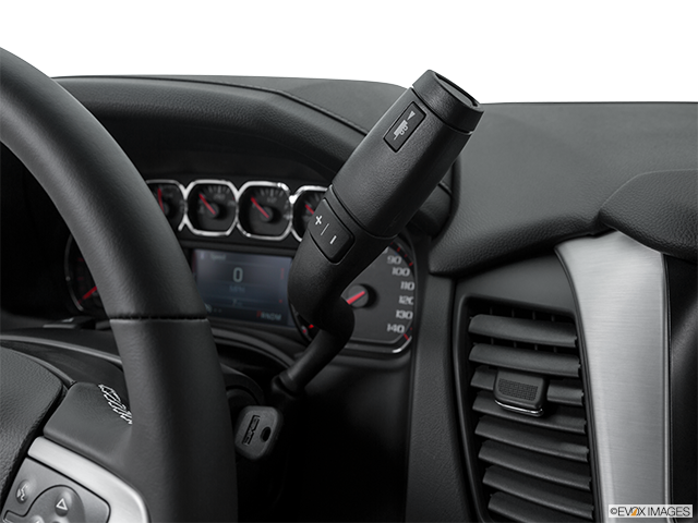 2017 GMC Yukon | Gear shifter/center console