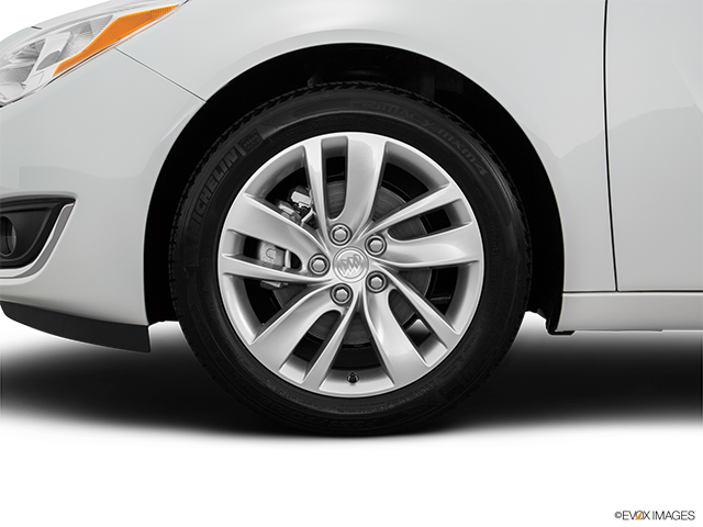 2017 Buick Regal | Front Drivers side wheel at profile