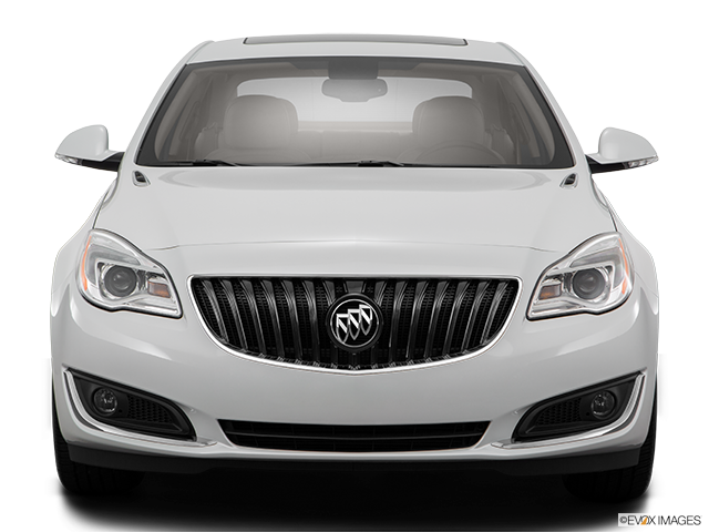 2017 Buick Regal | Low/wide front