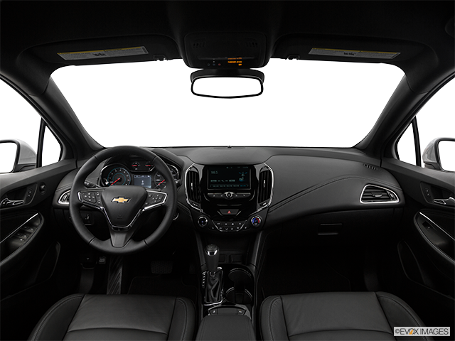2017 Chevrolet Cruze | Centered wide dash shot