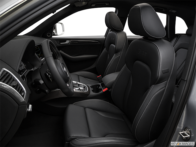 2017 Audi SQ5 | Front seats from Drivers Side