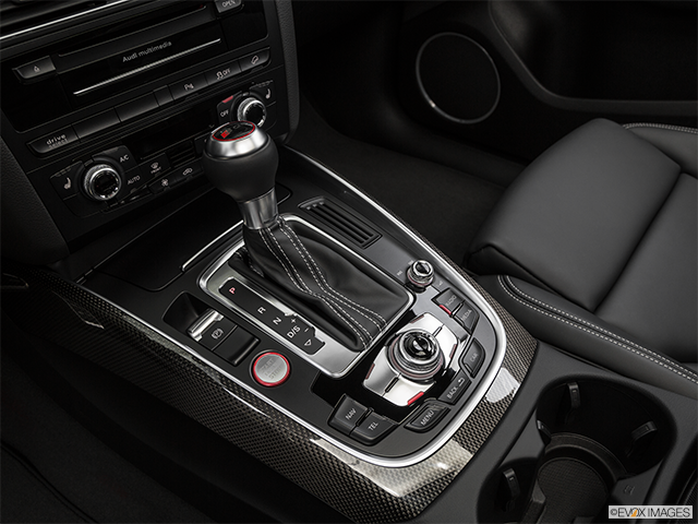 2017 Audi SQ5 | Gear shifter/center console