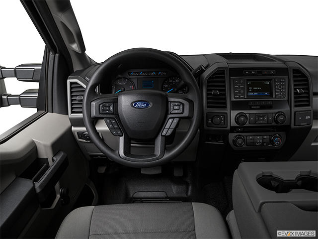 2017 Ford F-350 Super Duty | Steering wheel/Center Console