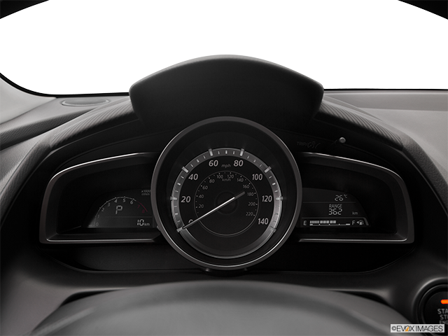 2017 Mazda CX-3 | Speedometer/tachometer