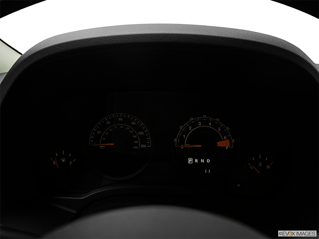 2017 Jeep Patriot | Speedometer/tachometer