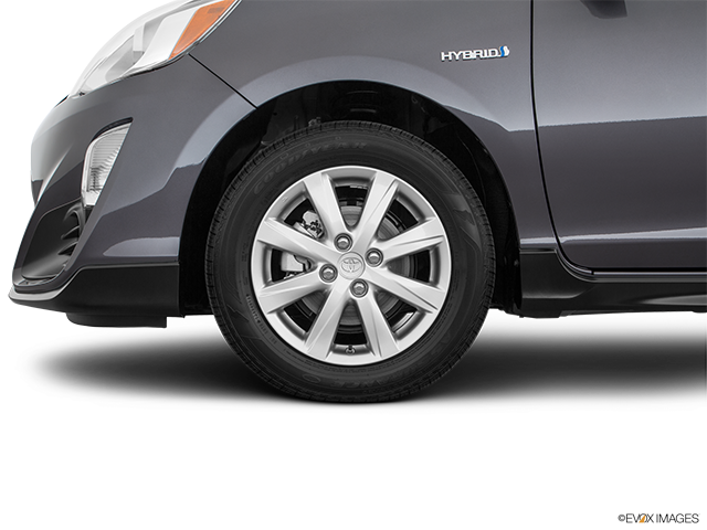 2017 Toyota Prius c | Front Drivers side wheel at profile