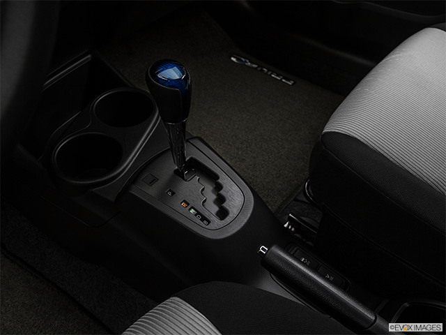 2017 Toyota Prius c | Gear shifter/center console