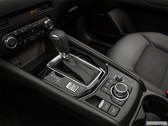 2017 Mazda CX-5 | Gear shifter/center console