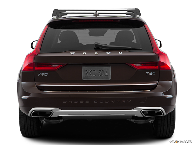 2017 Volvo V90 Cross Country | Low/wide rear