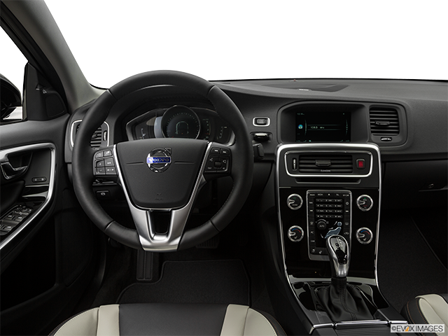 2017 Volvo S60 Cross Country | Steering wheel/Center Console