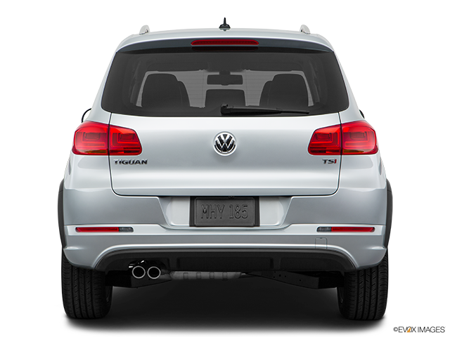 2017 Volkswagen Tiguan | Low/wide rear