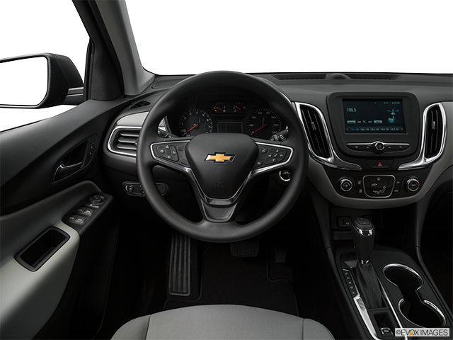 2018 Chevrolet Equinox | Steering wheel/Center Console