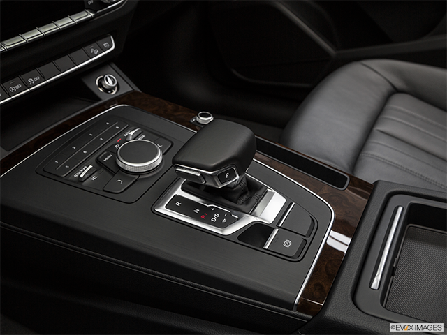 2018 Audi Q5 | Gear shifter/center console