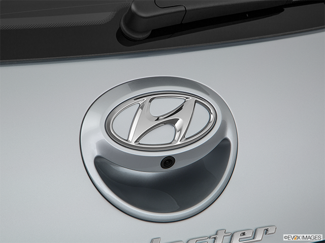 2017 Hyundai Veloster Turbo | Rear manufacturer badge/emblem
