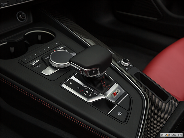2018 Audi S5 | Gear shifter/center console