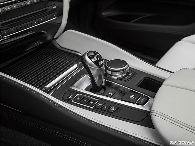 2017 BMW X5 M | Gear shifter/center console