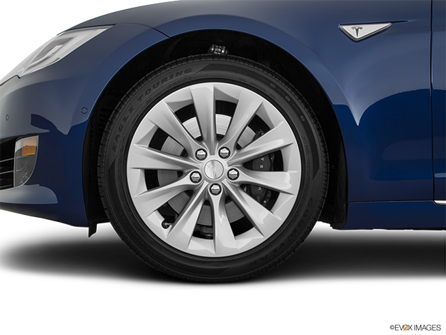 2016 Tesla Model S | Front Drivers side wheel at profile