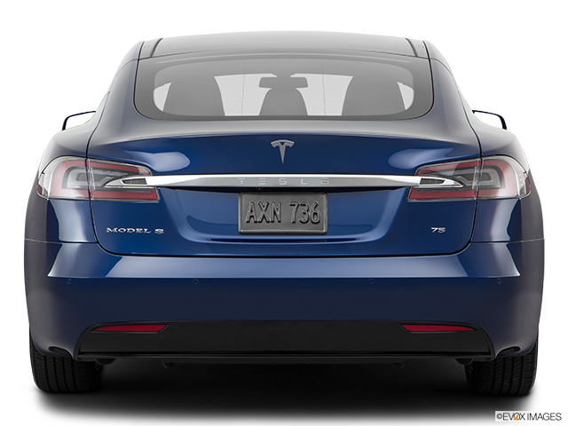 2016 Tesla Model S | Low/wide rear
