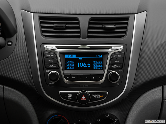 2017 Hyundai Accent Sedan | Closeup of radio head unit