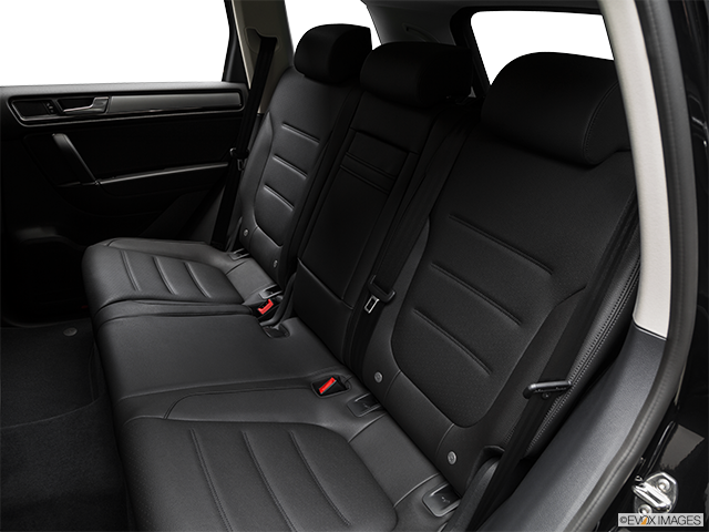 2017 Volkswagen Touareg | Rear seats from Drivers Side