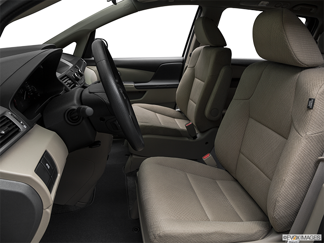 2017 Honda Odyssey | Front seats from Drivers Side