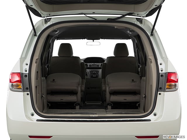 2017 Honda Odyssey | Hatchback & SUV rear angle