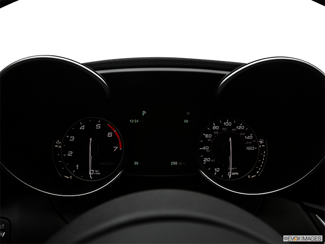 2017 Alfa Romeo Giulia | Speedometer/tachometer
