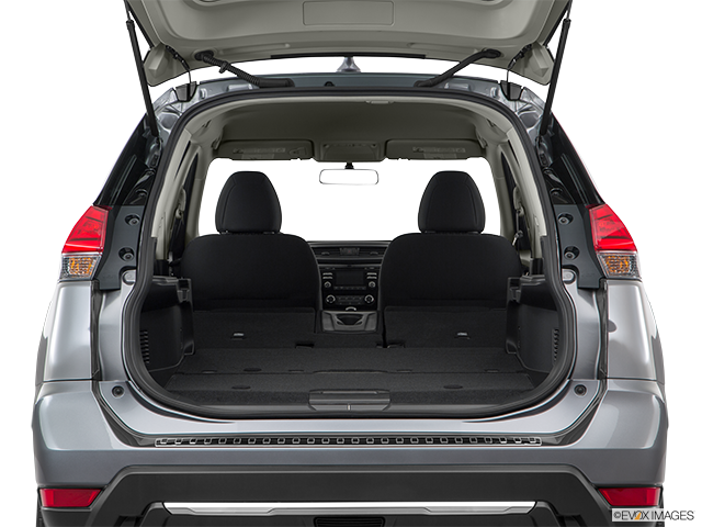 2017 Nissan Rogue | Hatchback & SUV rear angle
