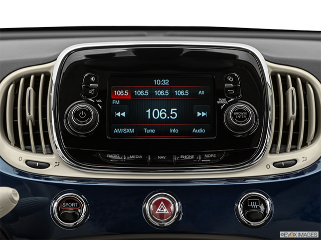2019 Fiat 500 Cabrio | Closeup of radio head unit