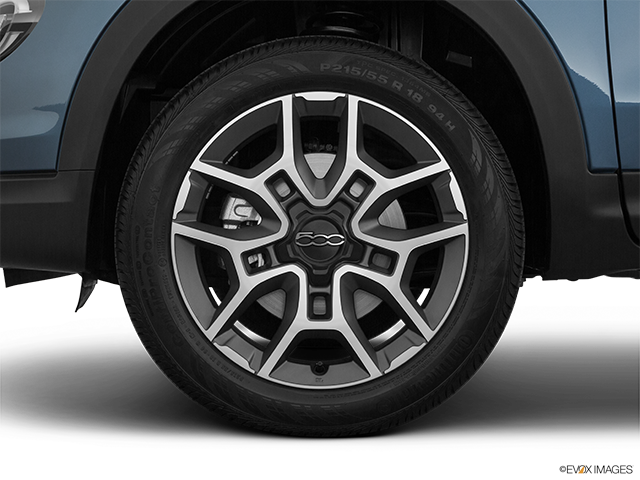 2019 Fiat 500X | Front Drivers side wheel at profile