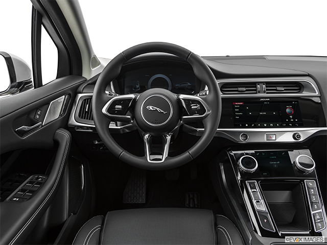 2021 Jaguar I-PACE | Steering wheel/Center Console