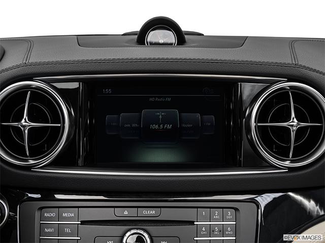 2022 Mercedes-Benz SL | Closeup of radio head unit