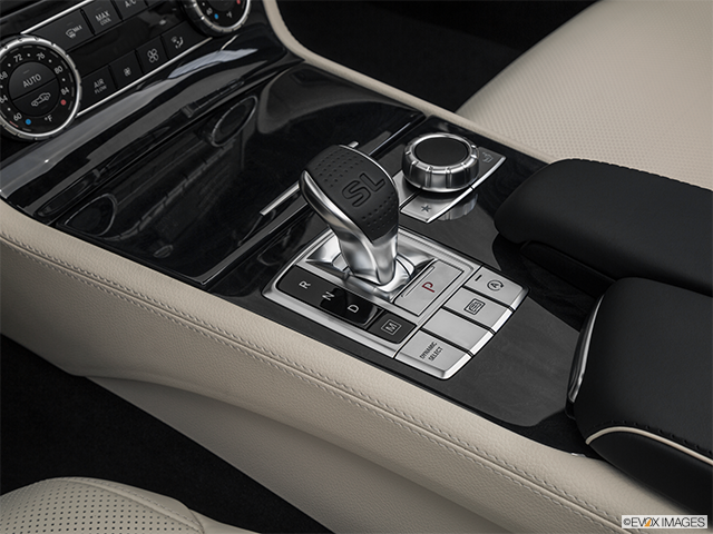 2022 Mercedes-Benz SL | Gear shifter/center console