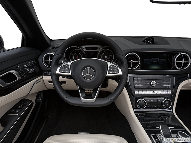 2022 Mercedes-Benz SL | Steering wheel/Center Console