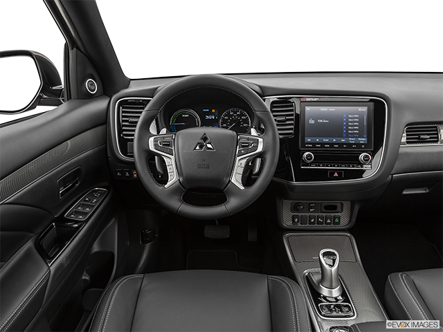 2022 Mitsubishi Outlander PHEV | Steering wheel/Center Console