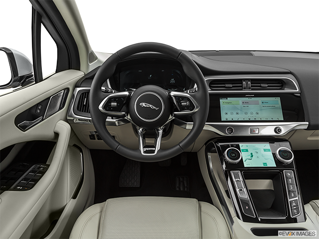 2021 Jaguar I-PACE | Steering wheel/Center Console