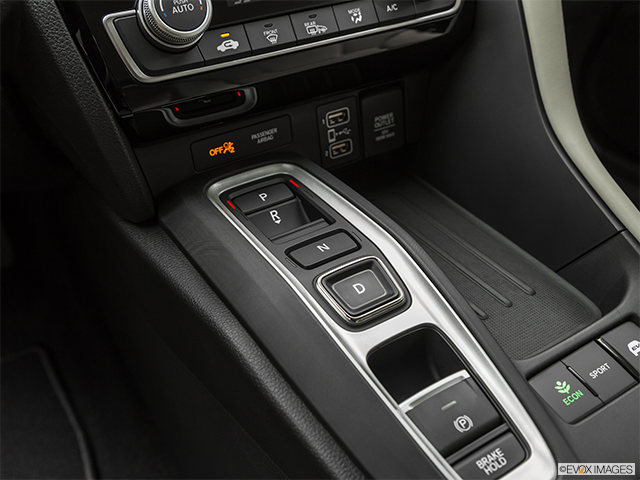 2021 Honda Insight | Gear shifter/center console