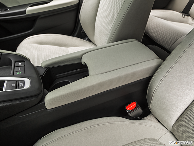 2021 Honda Insight | Front center console with closed lid, from driver’s side looking down